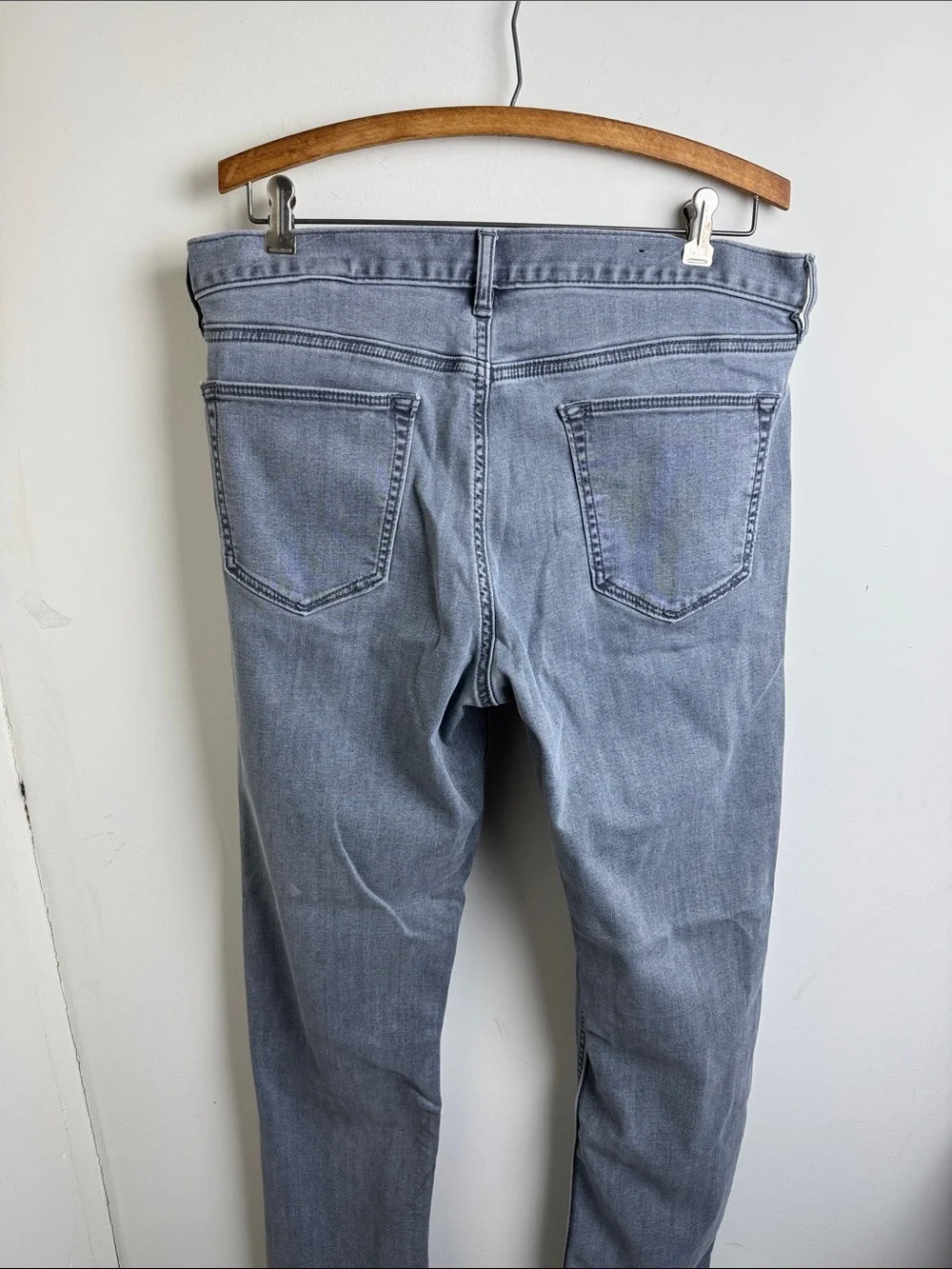 Banana Republic Slim Luxe Traveler Jean Luxe Grey 34 x 32